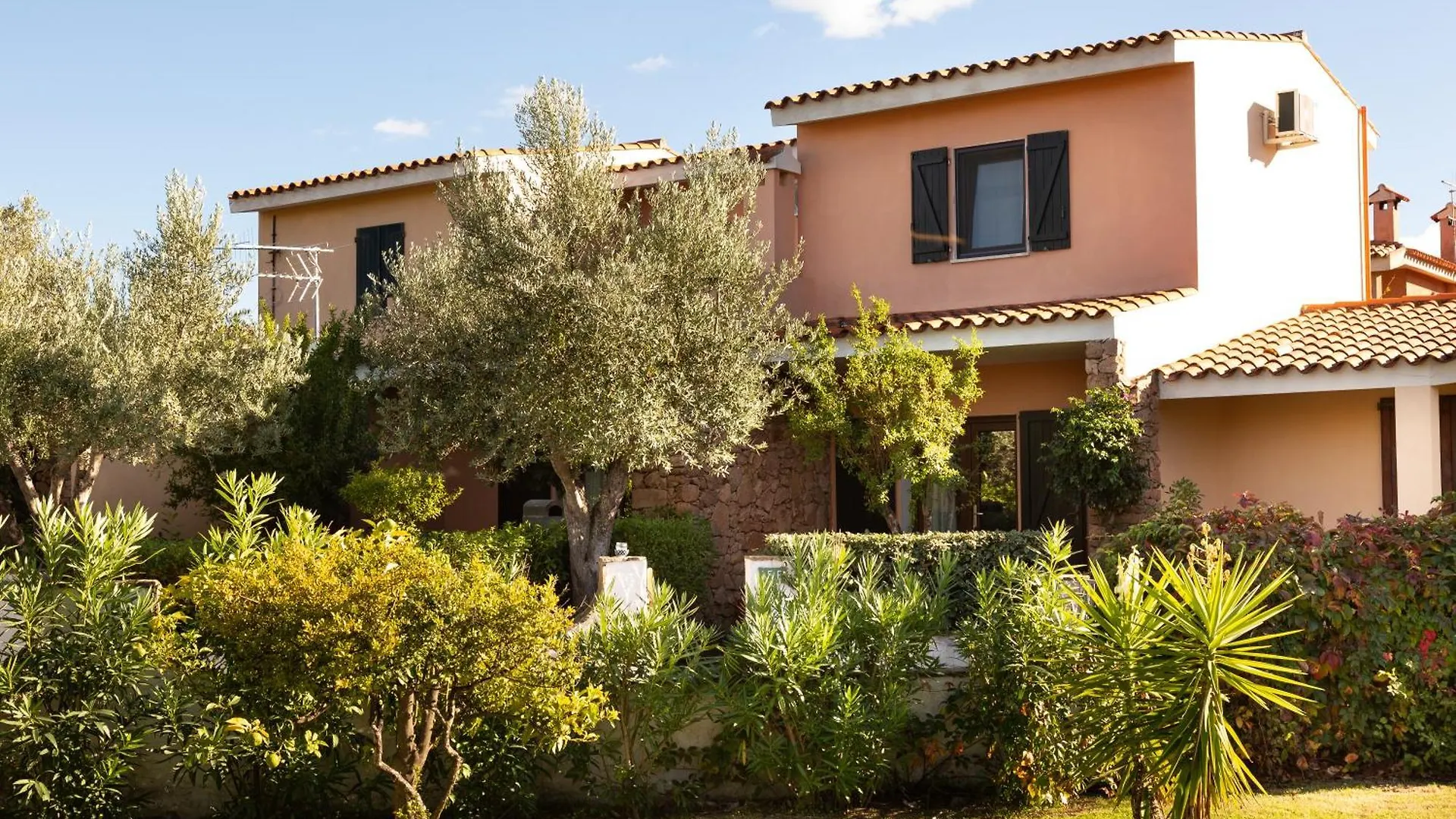Aparthotel Residence Il Melograno San Teodoro  Italy